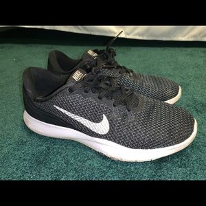 Nike Flex TR7 training sneakers